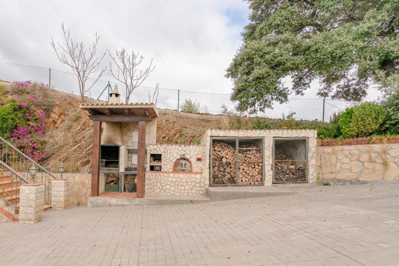 Cortijo La Encina Villa Sayalonga Exterior foto