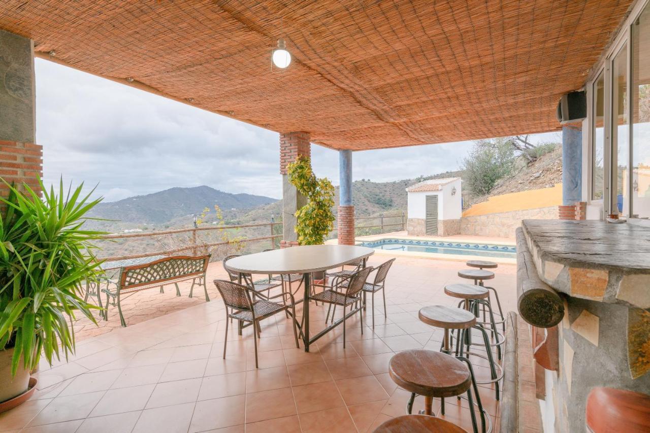 Cortijo La Encina Villa Sayalonga Exterior foto
